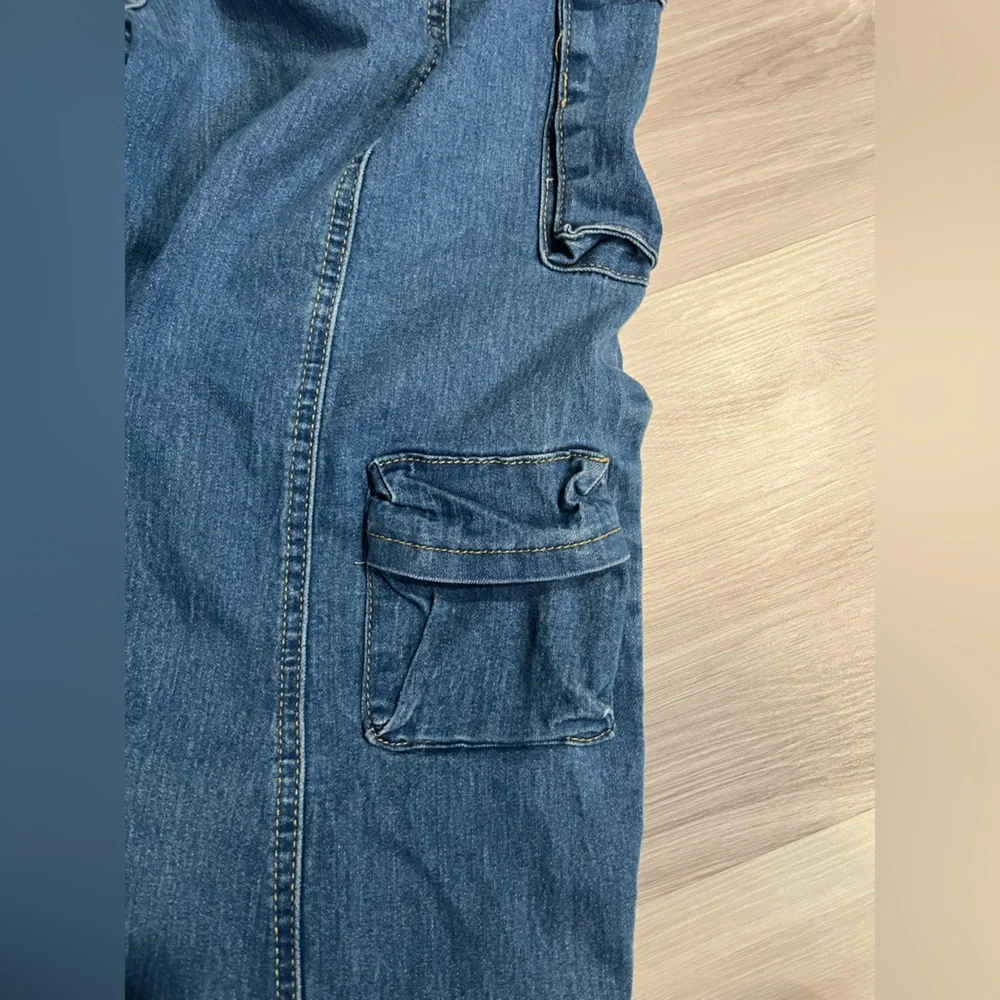 NWOT Daisy Blue‎ Wide Leg Cargo Jeans